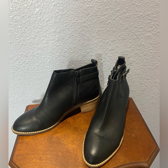 Lucky brand booties size 6 - Picture 1 of 6